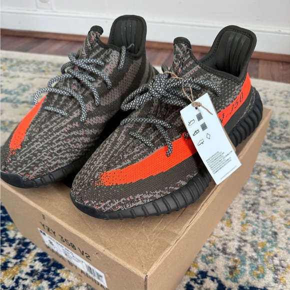 Yeezy boost 350v2 - Picture 2 of 2